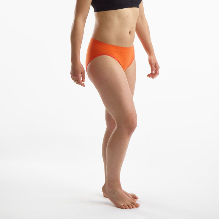 Model is 5'3" wearing a size medium